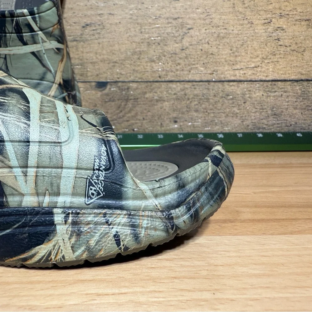 NEW- CROCS Men's Green Camouflage Sandals m9 w11 unisex